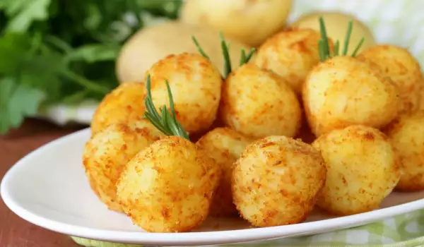 Картофени топчета със сирене