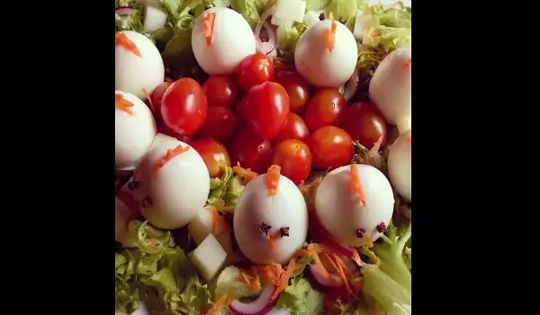 Оригинални идеи за салати с яйцата от Великден (СНИМКИ)