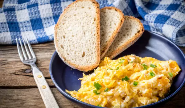 Как да сготвим перфектни бъркани яйца всеки път?