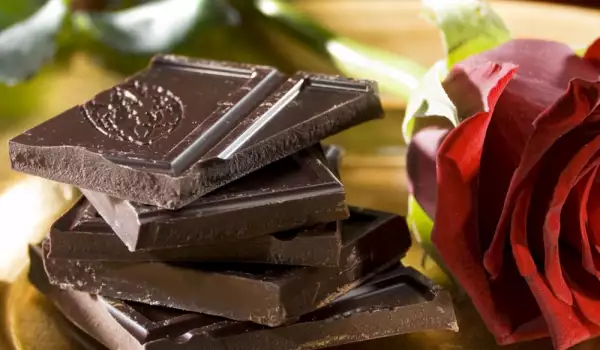 Защо побелява шоколадът?