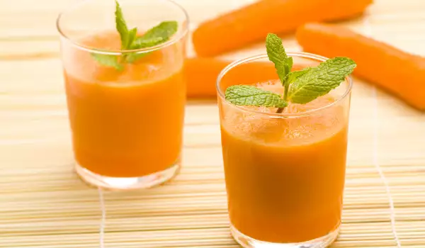 Как се цеди сок от морков?