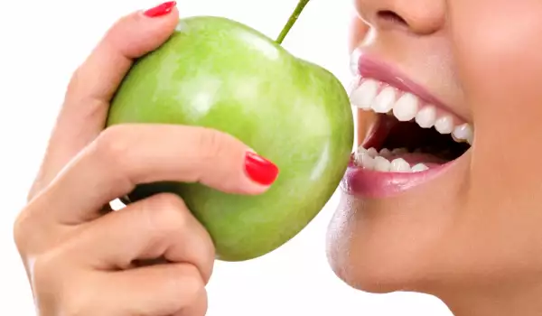 Храната е важна за здравето на зъбите