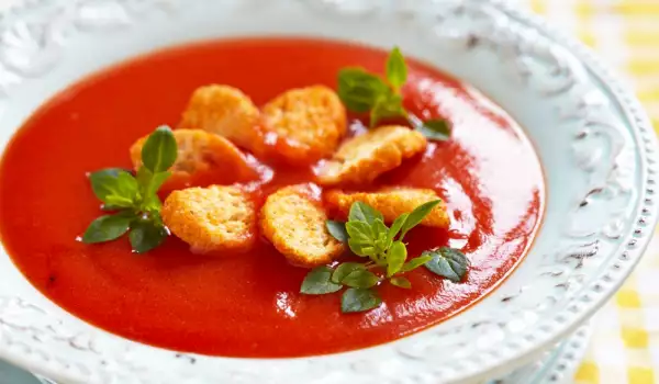 доматена супа