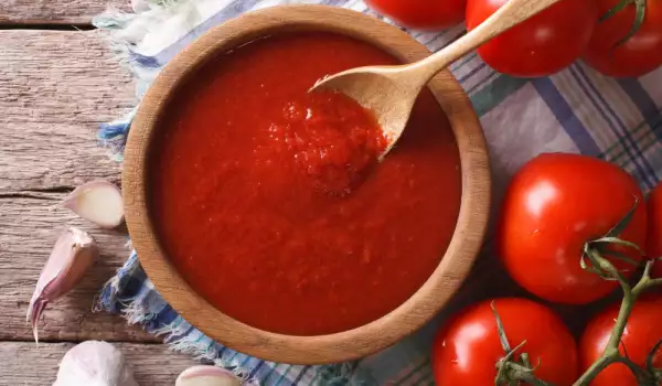 Как се прави доматен сос?