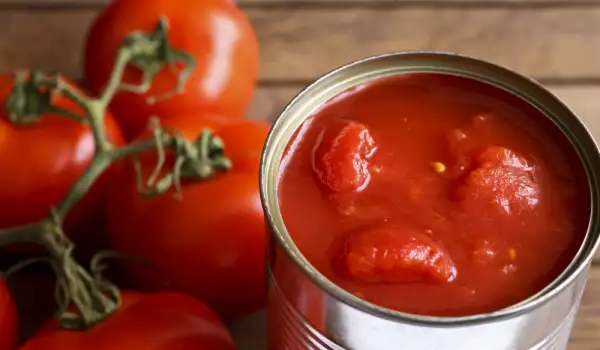 Как да разпознаете качествените консервирани домати