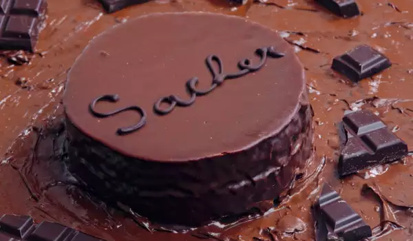 Сладката история на торта Сахер