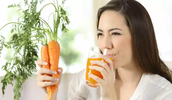 Ползите от сока от моркови са много