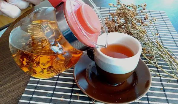 Чайове и отвари за разстроен и болен стомах