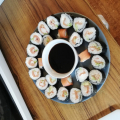 Домашно суши със сьомга