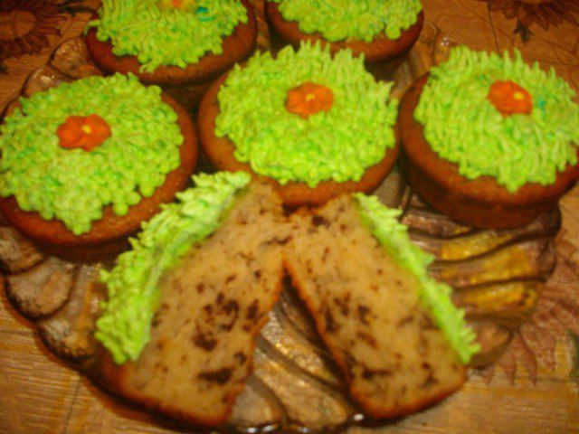 Цветни кексчета с портокал и шоколад