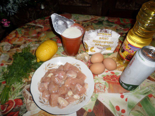 Пилешки хапки с пухкава лимонова панировка и млечно-чеснов сос