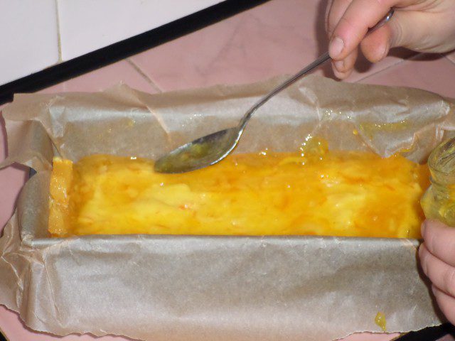 Сладкиш с портокалов мармалад