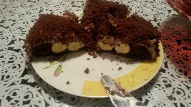 Бананова торта със смлени шоколади