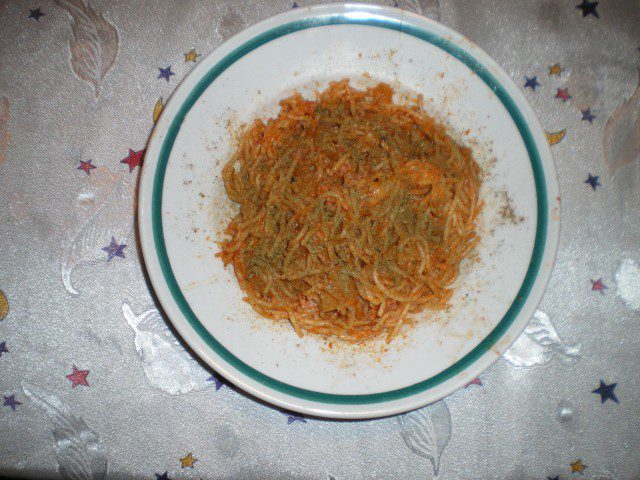 Лесни спагети със сос