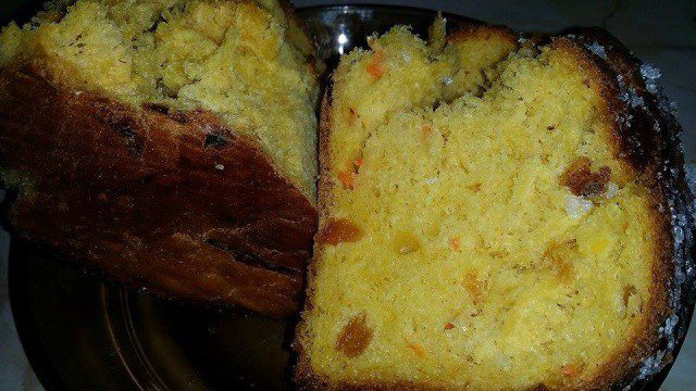 Великденски кейк с моркови и сушени кайсии