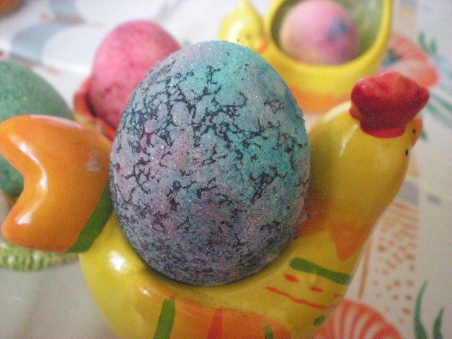 Цветни кристални великденски яйца