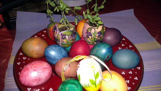 Великденските яйца на баба