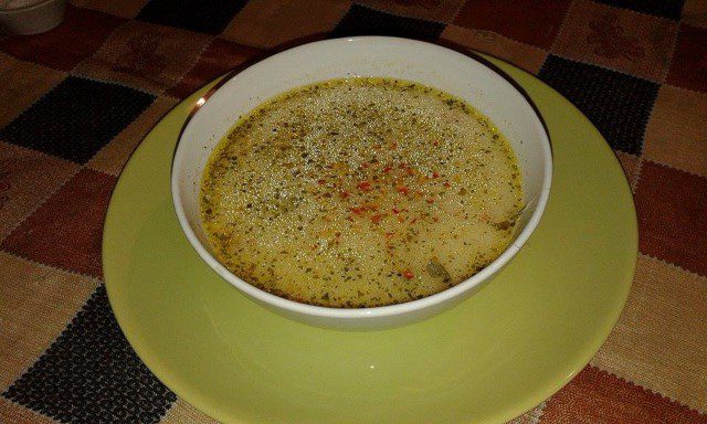 Пикантна супа от домашно пиле