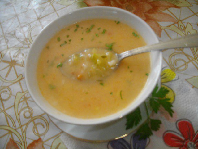 Супа от моркови, тиквички и ориз