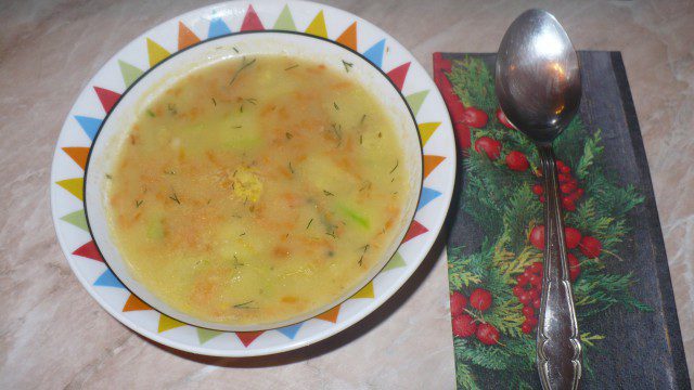Супа от тиквички, моркови и грис
