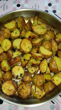 Печени червени картофи