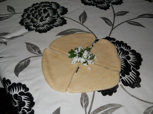 Тестени розички с кисело мляко и сирене