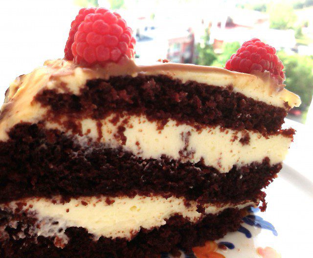 Сочна торта Червено кадифе