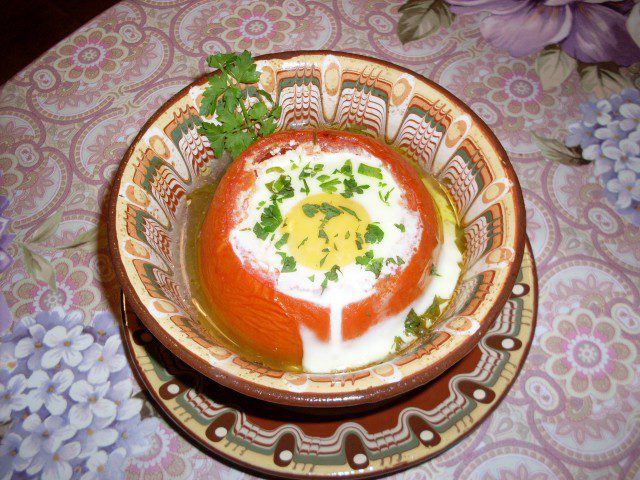Сирене по шопски с шунка в домат