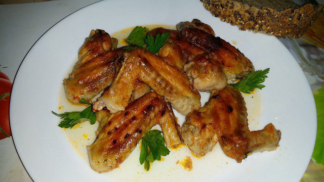 Пилешки крилца с три вкуса