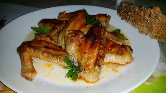 Пилешки крилца с три вкуса