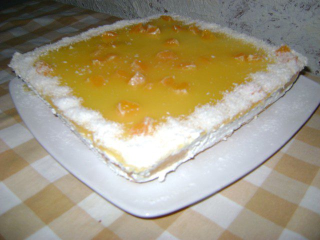 Сметанова торта с желирани резенки и мандарини
