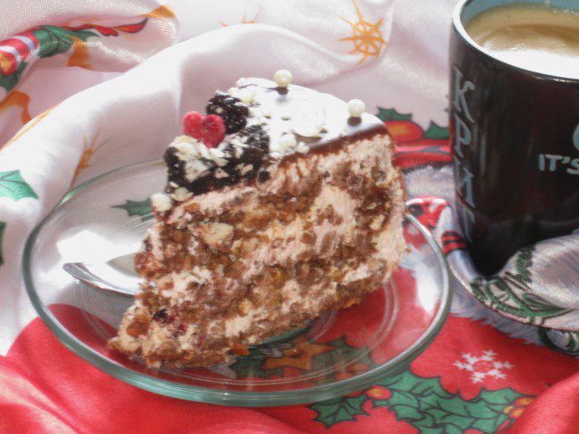 Бисквитена торта с ванилово-сметанов крем