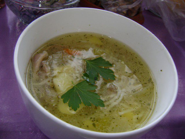 Пилешка супа с фиде и картофи