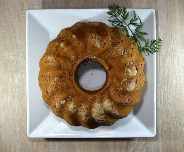 Солен кекс с колбас и маслини