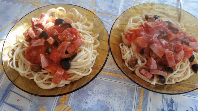 Спагети с маслинов сос