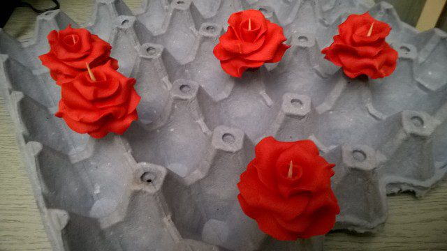 Точена торта с червени рози