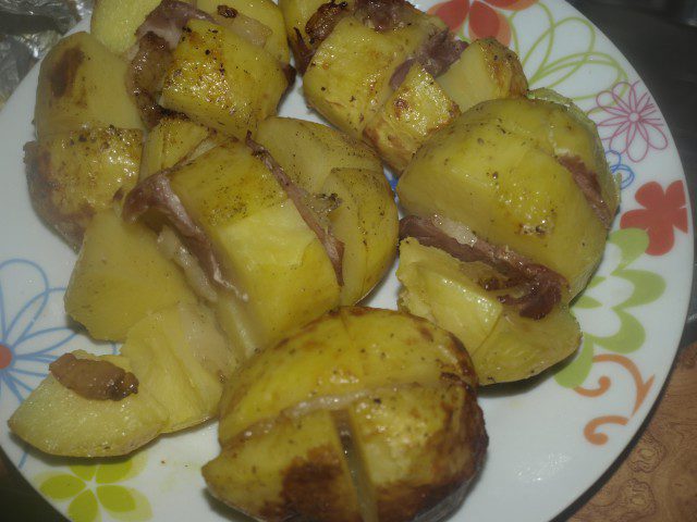 Картофи с прошуто във фолио