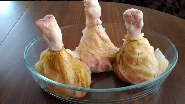 Пилешко бутче в зелева бохча