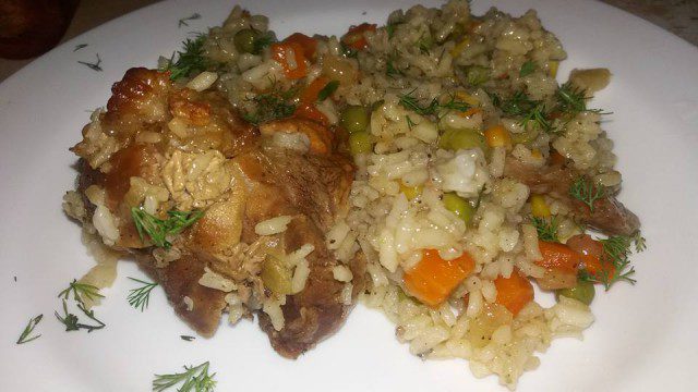Ориз със зеленчуци и свинско на фурна
