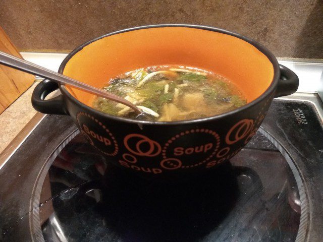 Пролетна зелена супа