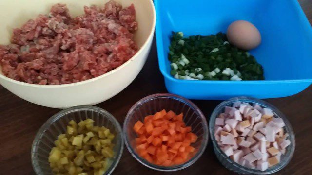 Терин от кайма, зеленчуци и колбас