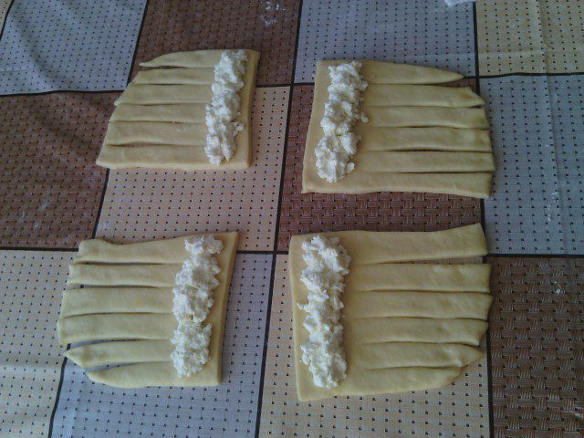 Навити рогчета със сирене
