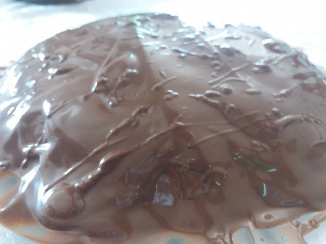 Шоколадова бисквитена торта