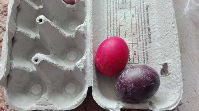 Боядисани яйца с кристали