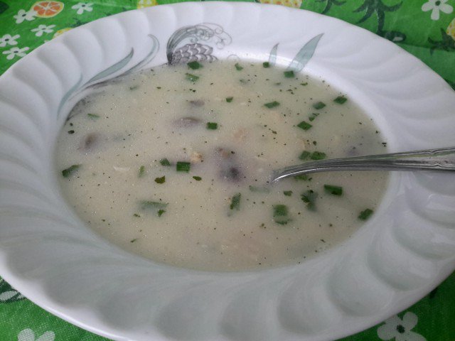 Супа с пиле, царевица и гъби със застройка