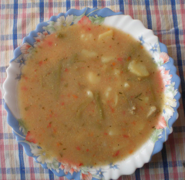 Супа със зелен боб и картофи