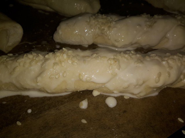 Соленки с плънка от майонеза и сирене