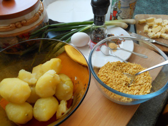 Печени картофени топки със сирене Чедър