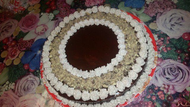 Лесна домашна шоколадова торта
