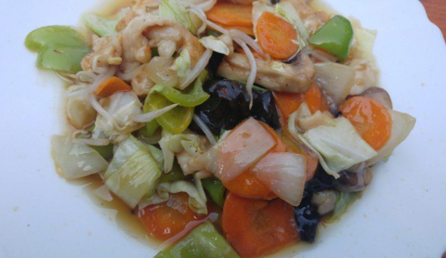 Пиле по китайски със зеленчуци